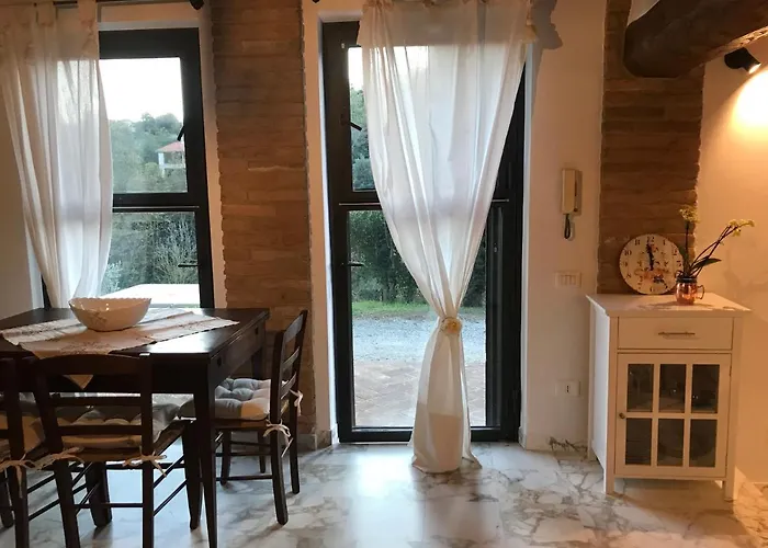 La Perla Tra Gli Ulivi Apartment *